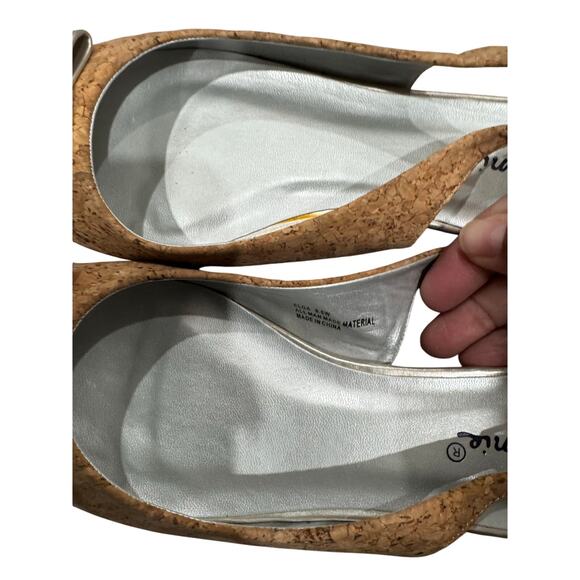 Annie Women's Silver Patent / Cork Slingback Heel - Size: 8.5 WIDE - Picture 4 of 8